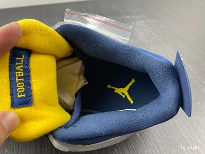 Reps TBK Michigan 3938 Retro 4 Soft Jordan AJ4- 1014